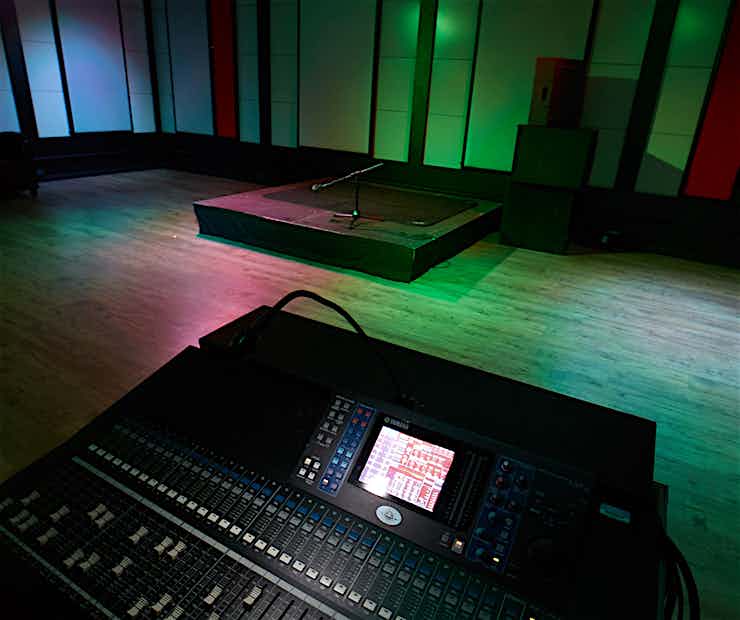 Rug 'n' Roll Music Rehearsing Studio - image 1