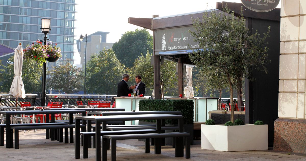 Stylish outdoor terrace in Amerigo Vespucci, ideal for networking events and casual meetings.