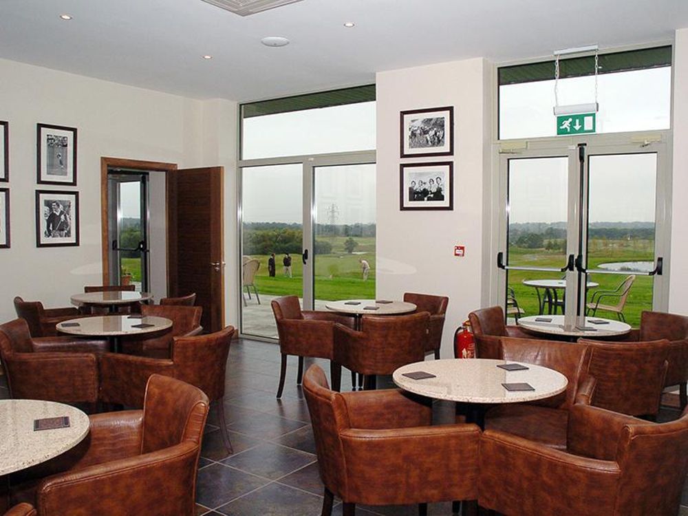 Stylish Clubhouse meeting space in The Shire London, ideal for networking events and conferences.