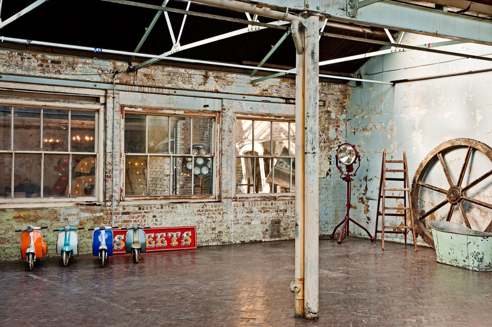 Versatile industrial-chic event space with exposed brick for creative gatherings.