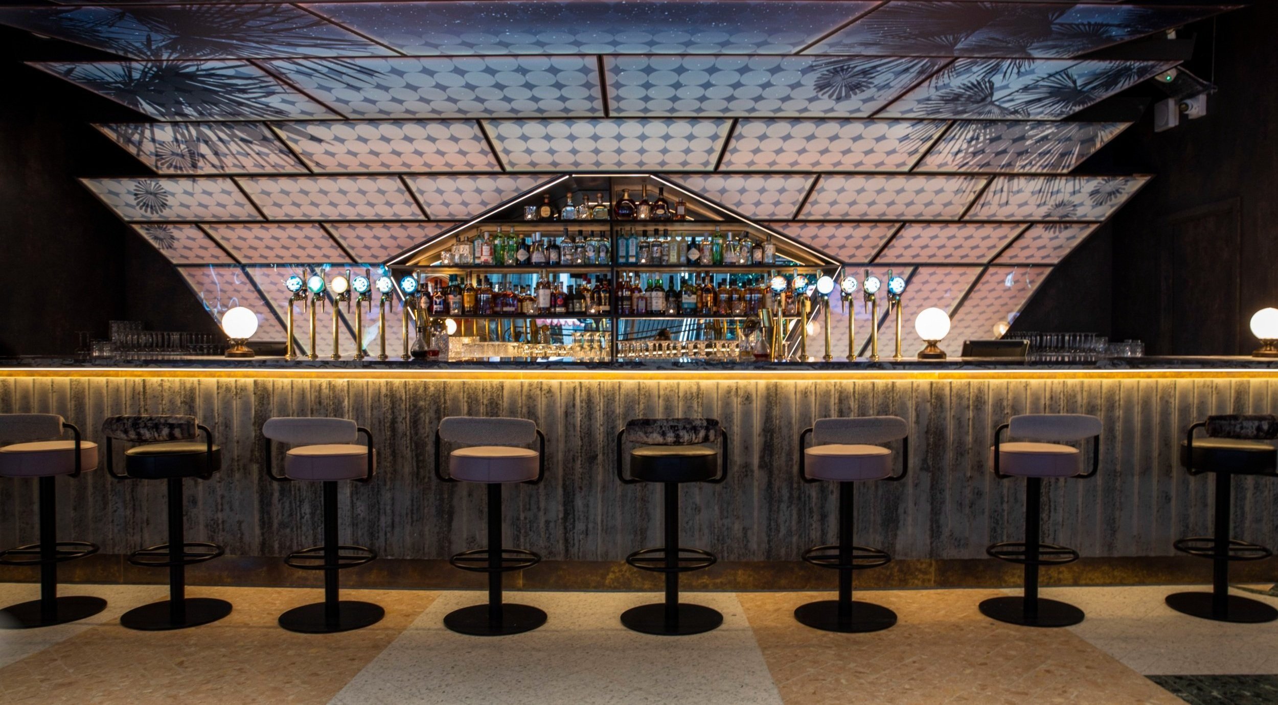 LOCATION - PARADISE — DAISY | GREEN