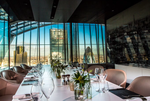 Vinoly Private Dining Room, elegant table, ideal for corporate events and gatherings.