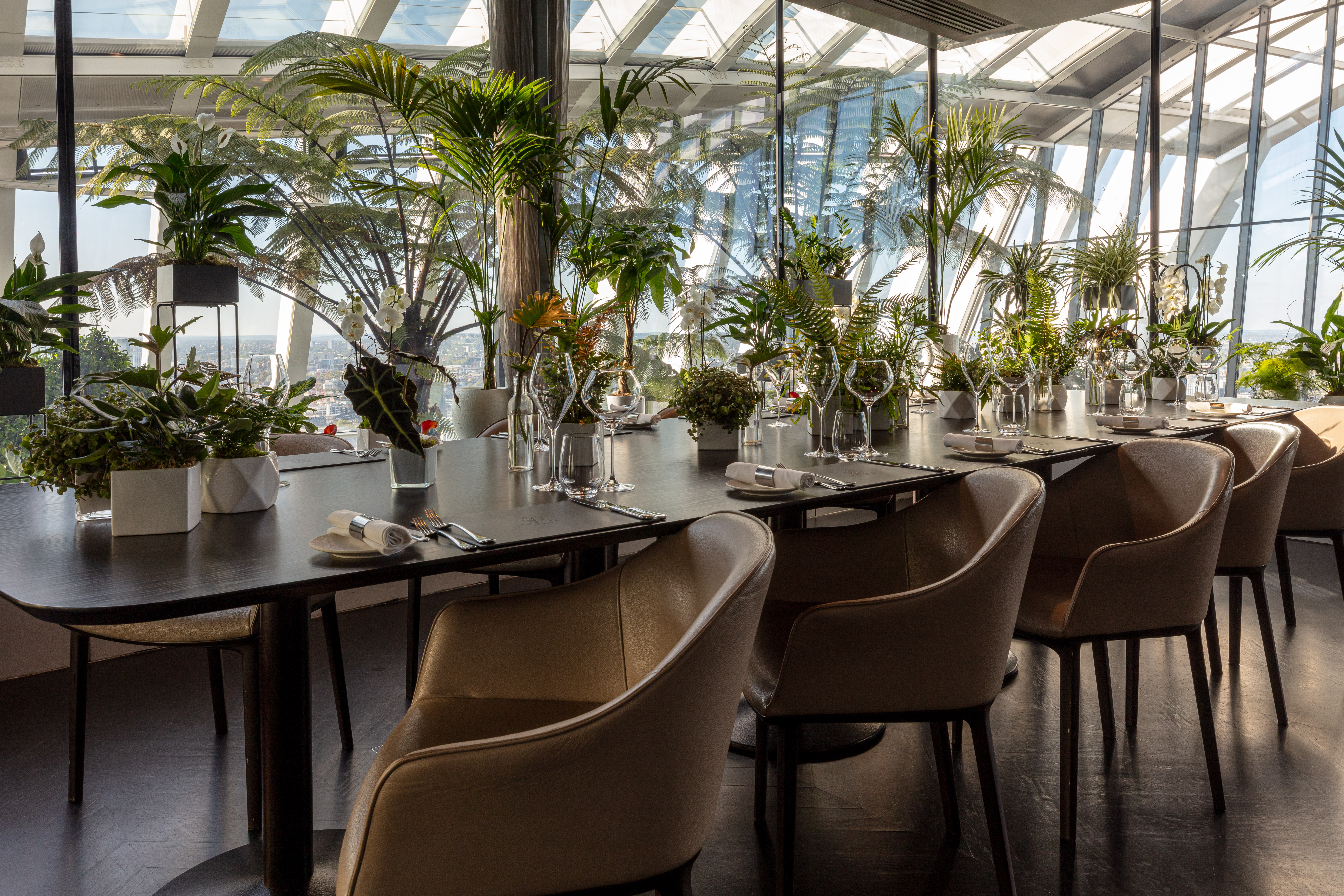 Vinoly Private Dining Room in Sky Garden London, modern decor for upscale events.