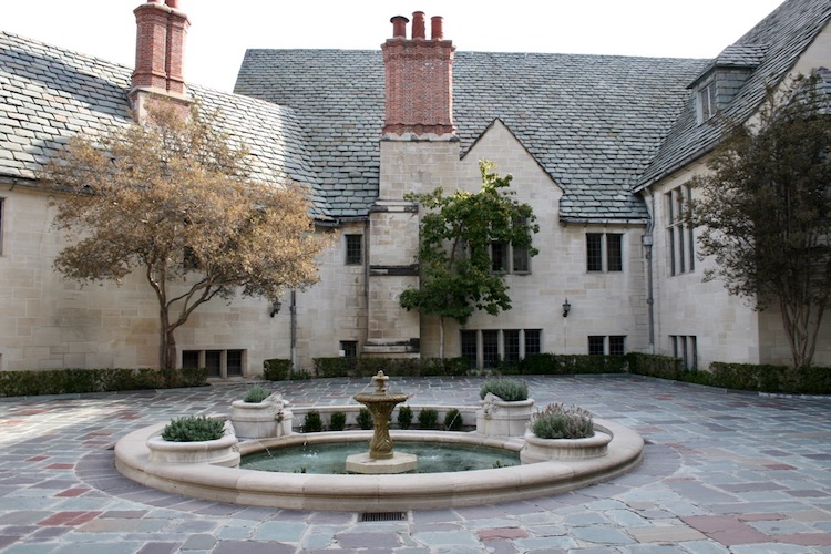 Greystone Mansion courtyard with fountain, ideal for outdoor receptions and gatherings.