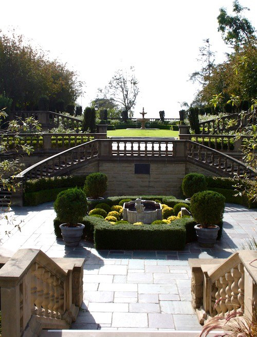 Greystone Mansion courtyard with fountain, ideal for elegant outdoor events and receptions.
