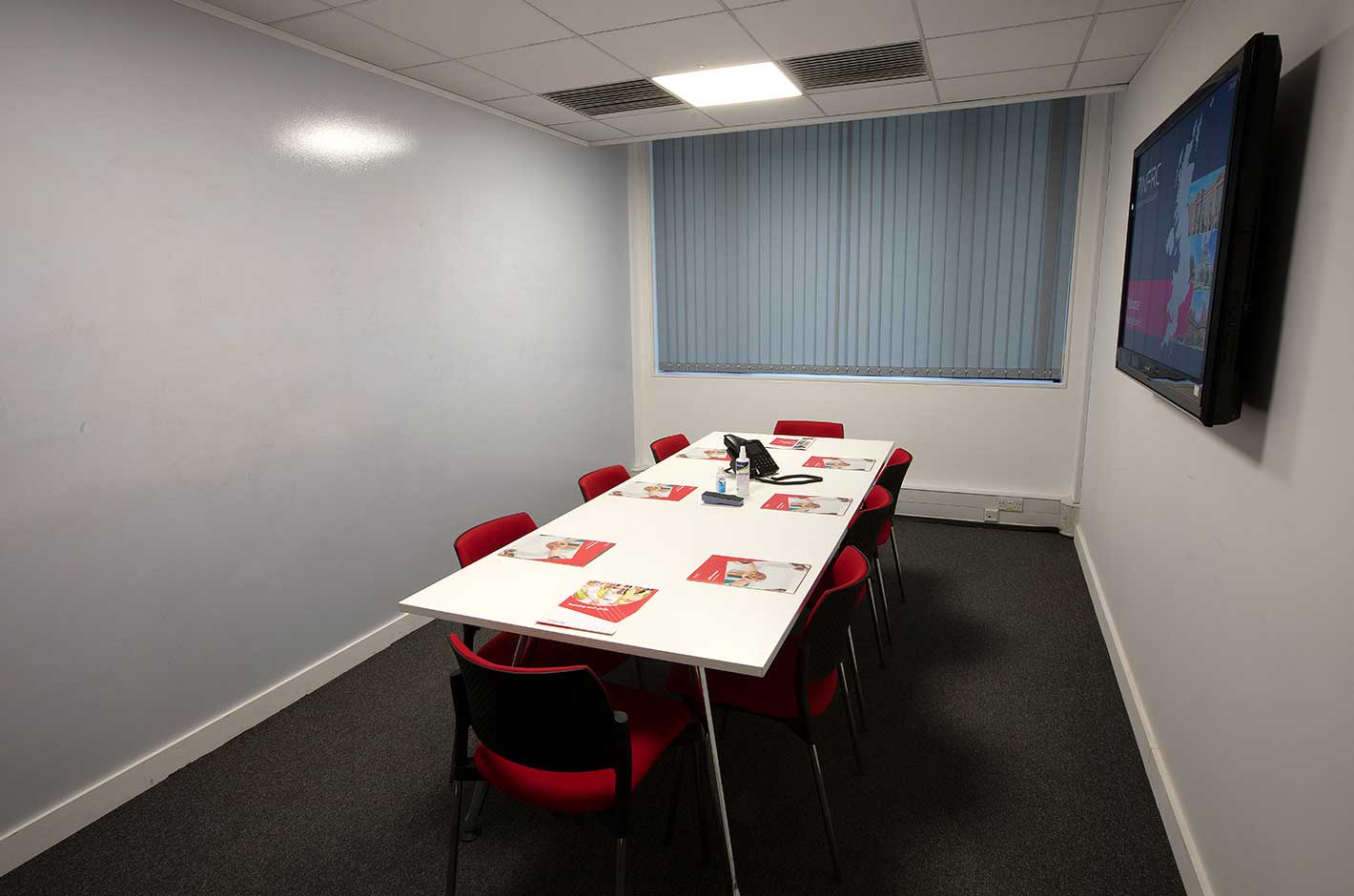 Hire a meeting room or boardroom with ...