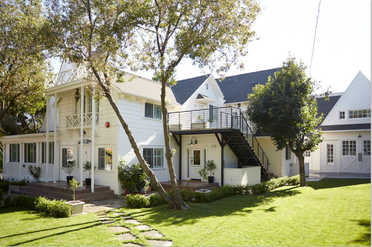 Charming Lombardi House venue with stylish architecture for intimate events and gatherings.