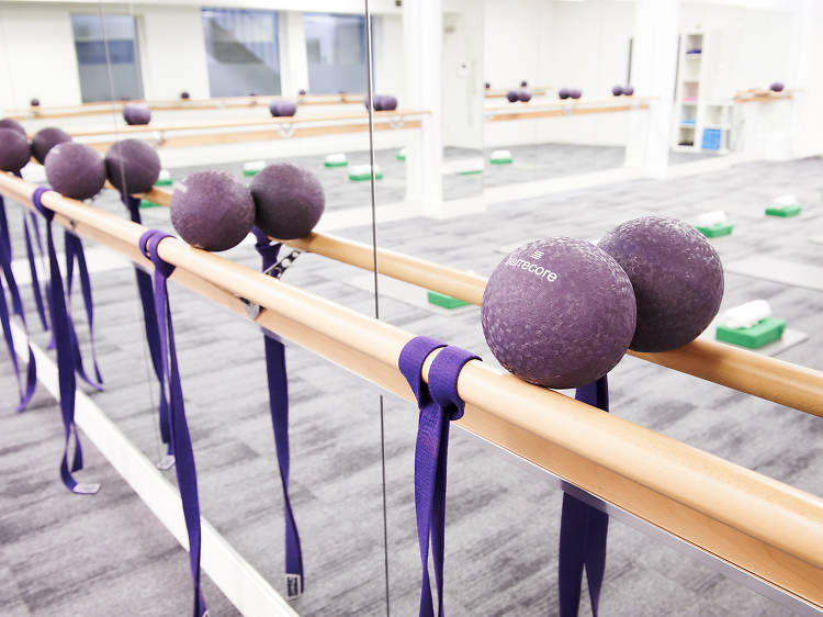 Barrecore Notting Hill studio with barre, ideal for wellness retreats and fitness events.