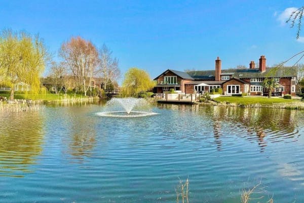 Fernside House and Barn - >Fernside House and Barn</a>