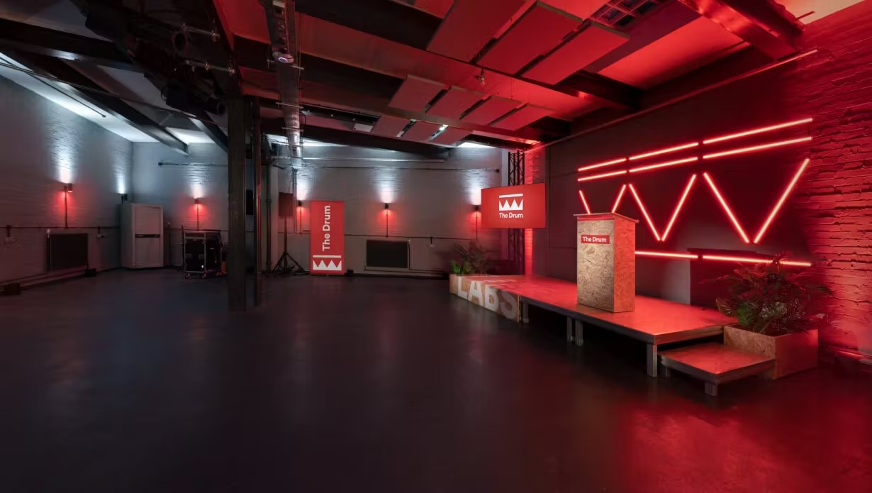 Bar, Studio & Terrace - 33rflbrhwhg.jpeg