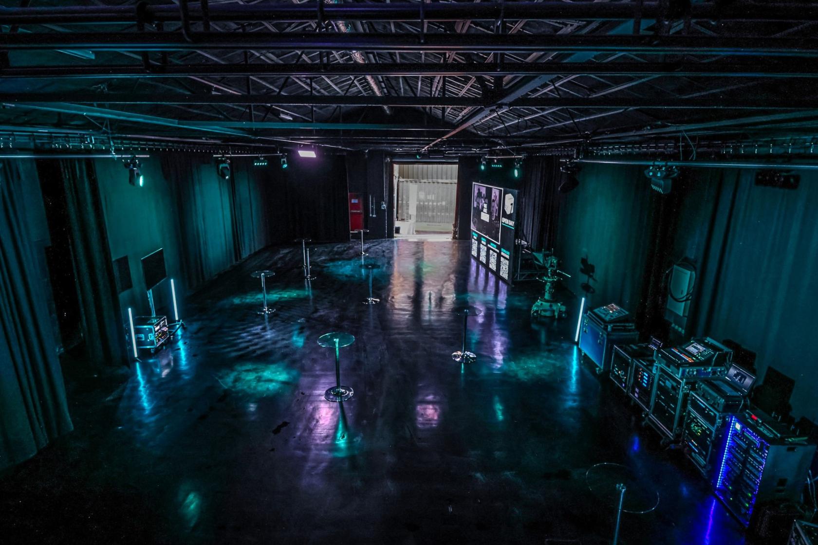 Versatile event space in Box7 with advanced tech for hybrid meetings and immersive experiences.