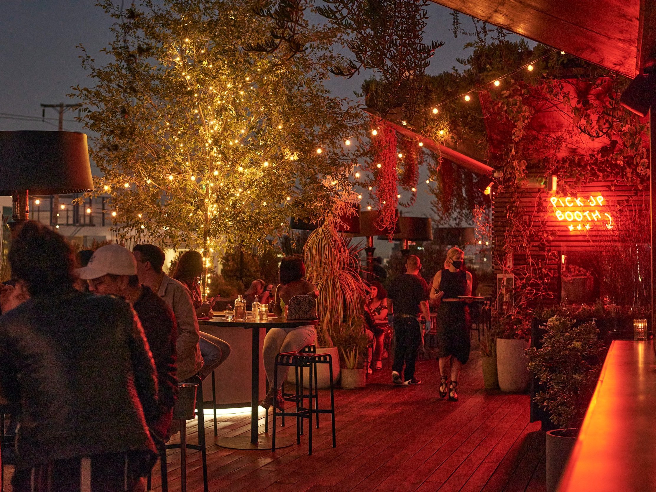 E.P. & L.P. Rooftop & Restaurant