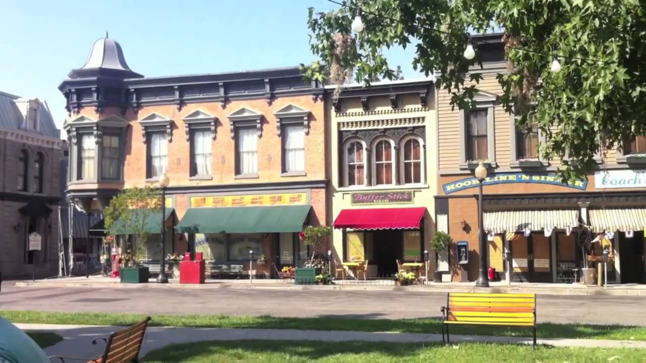 Warner Bros VIP Backlot Studio Tour ...