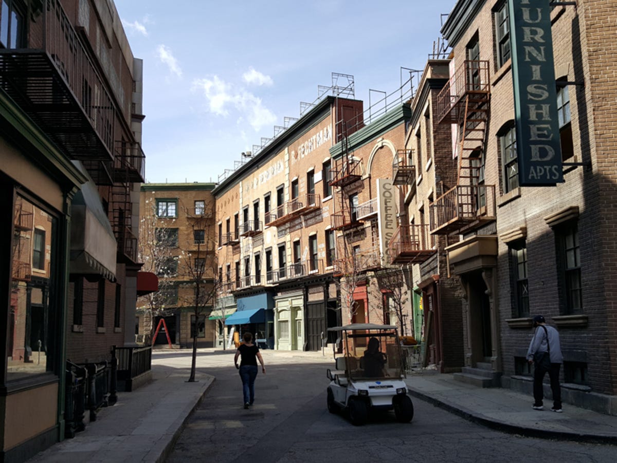 Warner Bros. tour (pictures ...