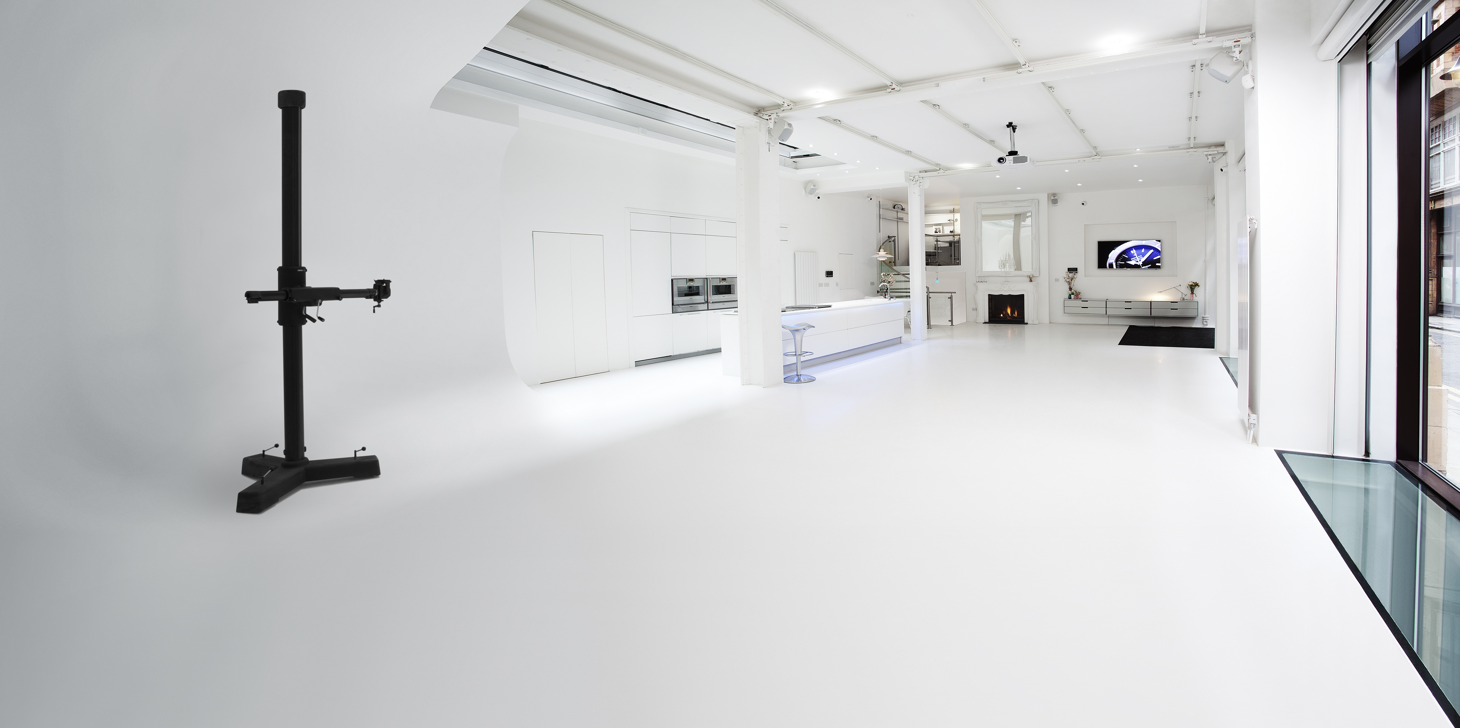 Minimalist event space in Icetank, ideal for corporate meetings and social gatherings.