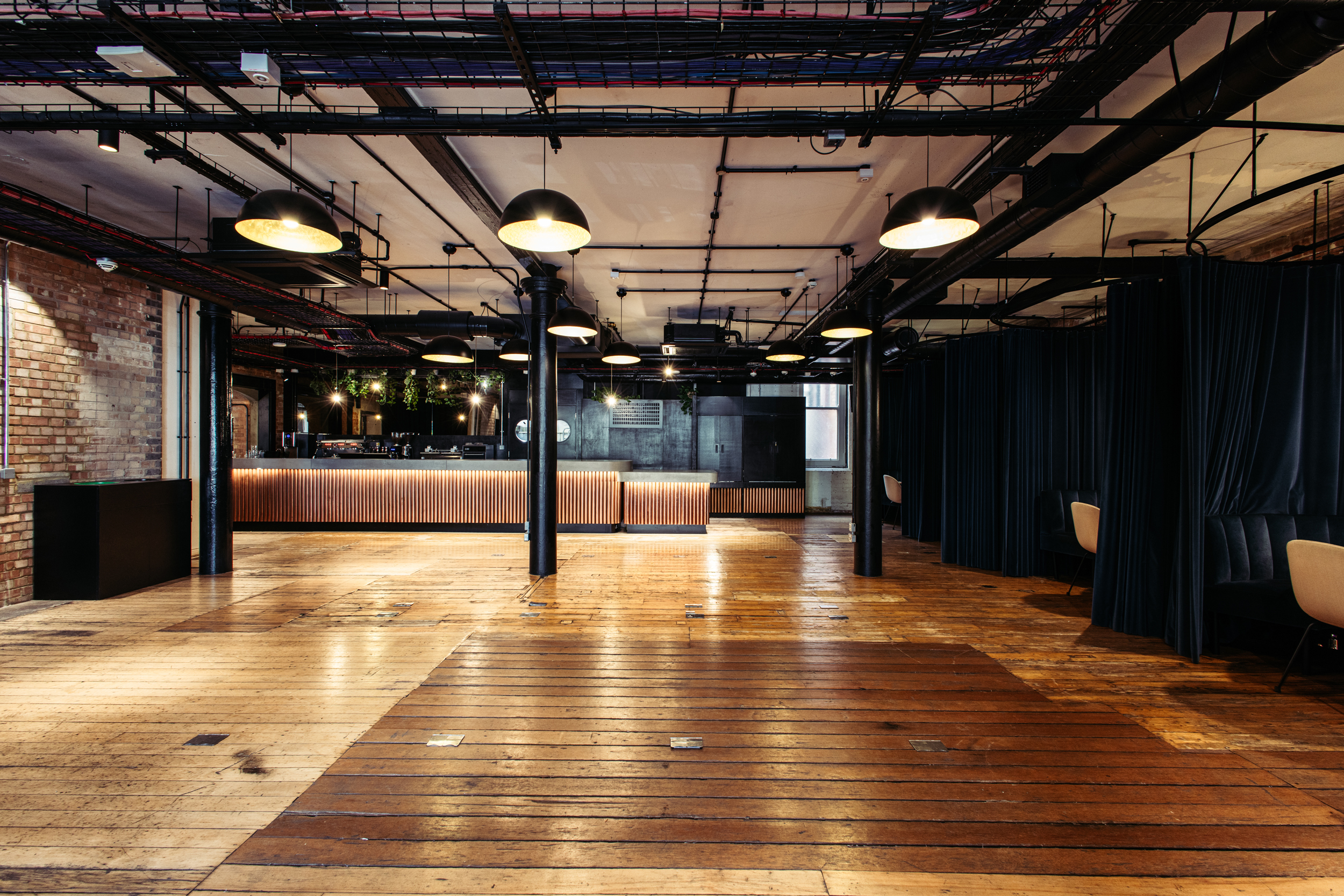 The Lounge - kkcw1vafnks.jpg