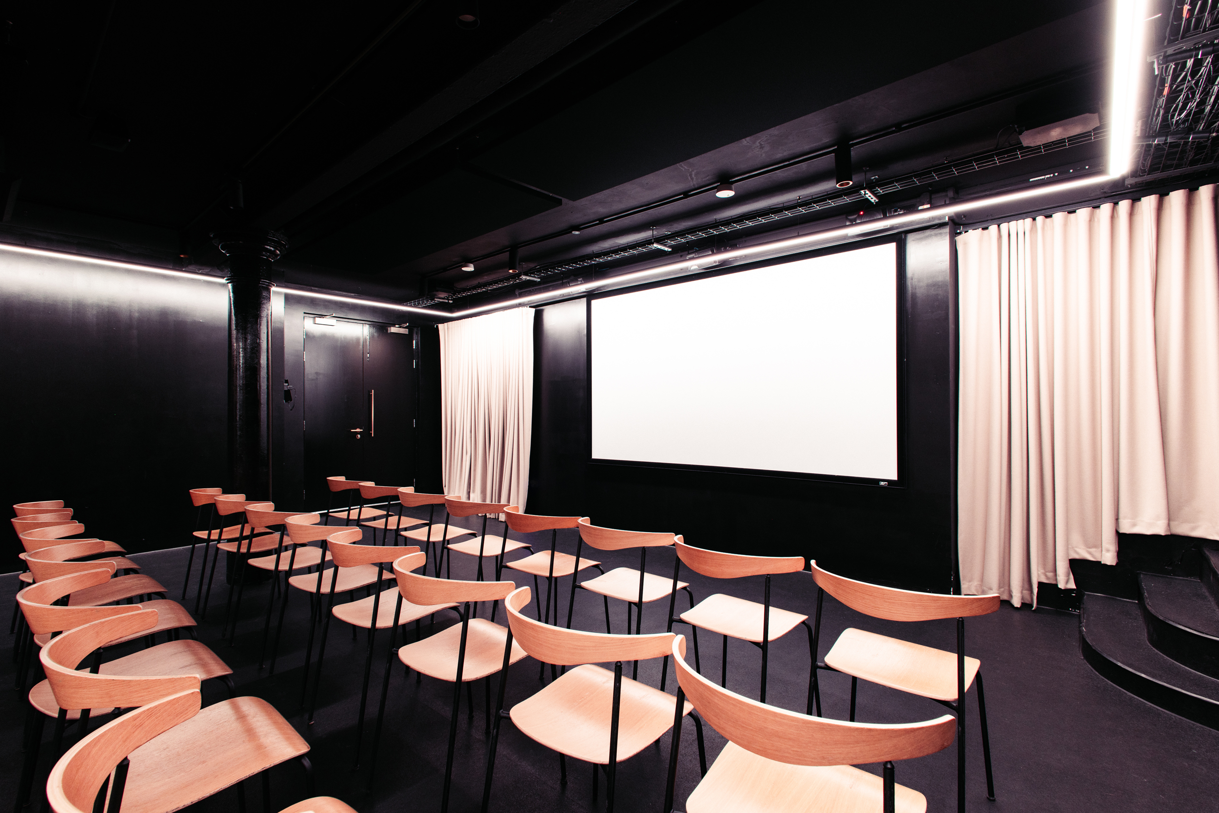 Box - 5d2fb452-0ee2-439e-ba0e-5f74a2e588f8.jpg