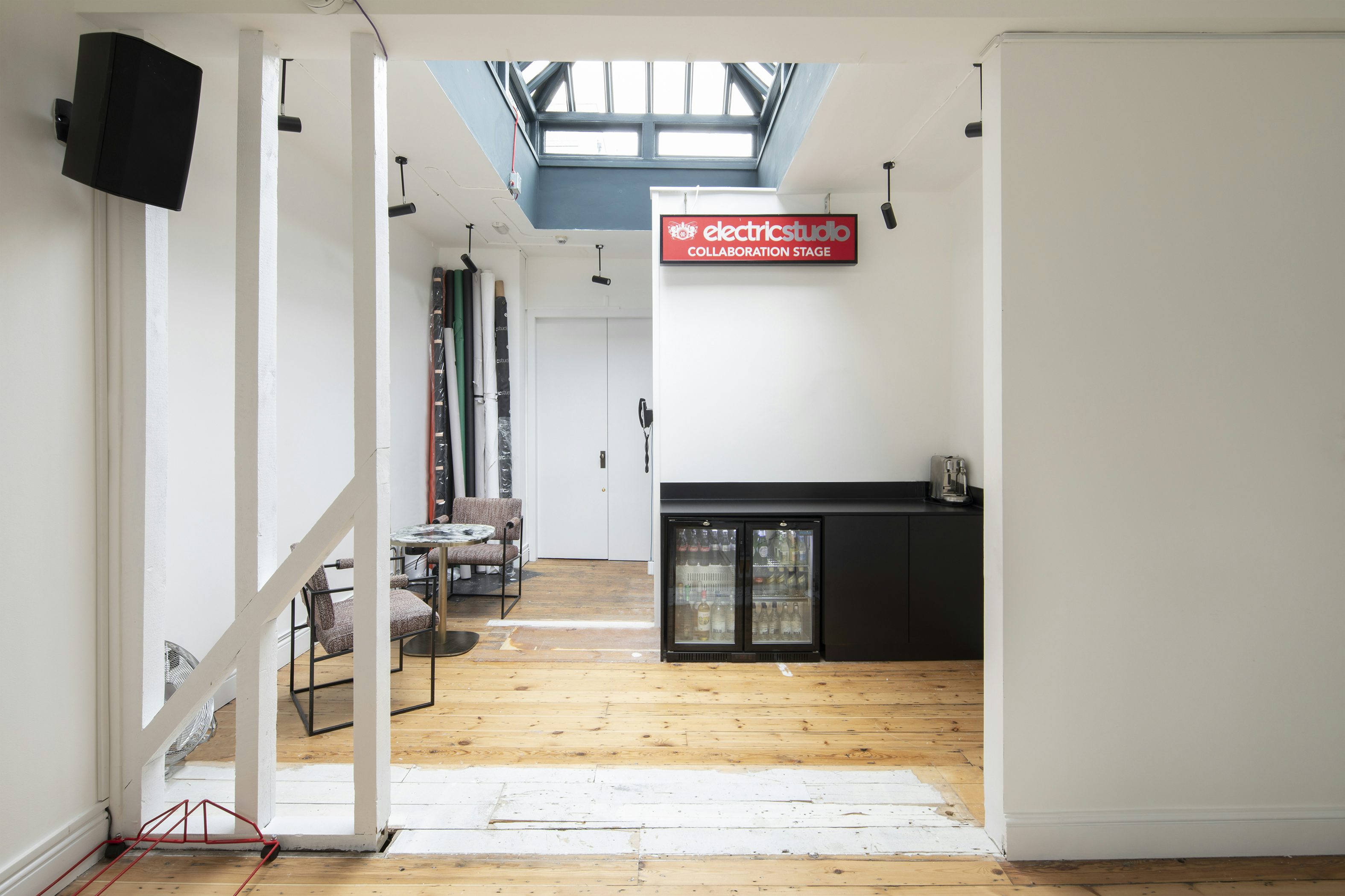 Modern meeting space in Infinity Cove, ideal for collaborative events and brainstorming.