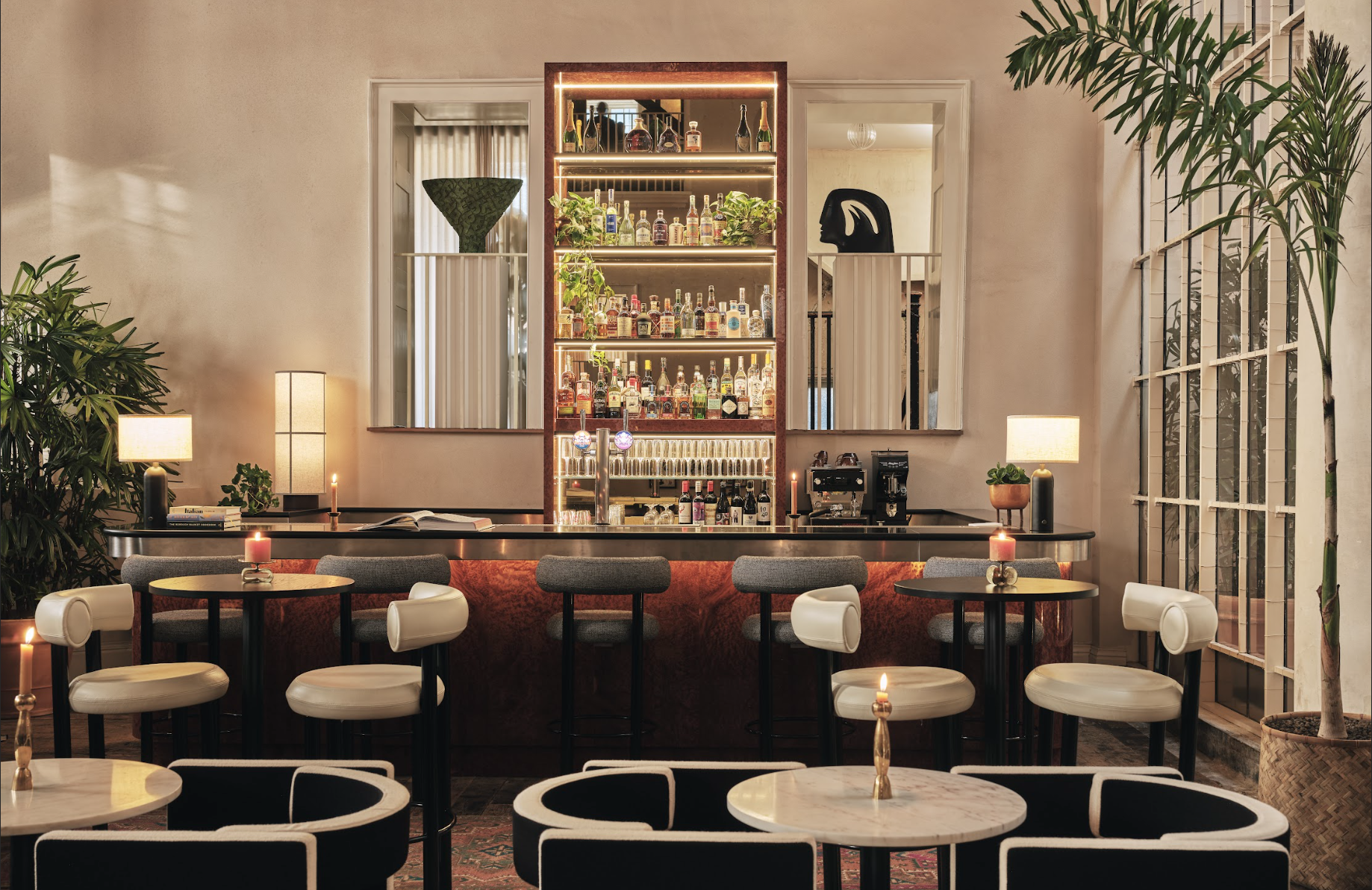 Stylish Courtroom Bar at Knotel, ideal for networking events and cocktail receptions.