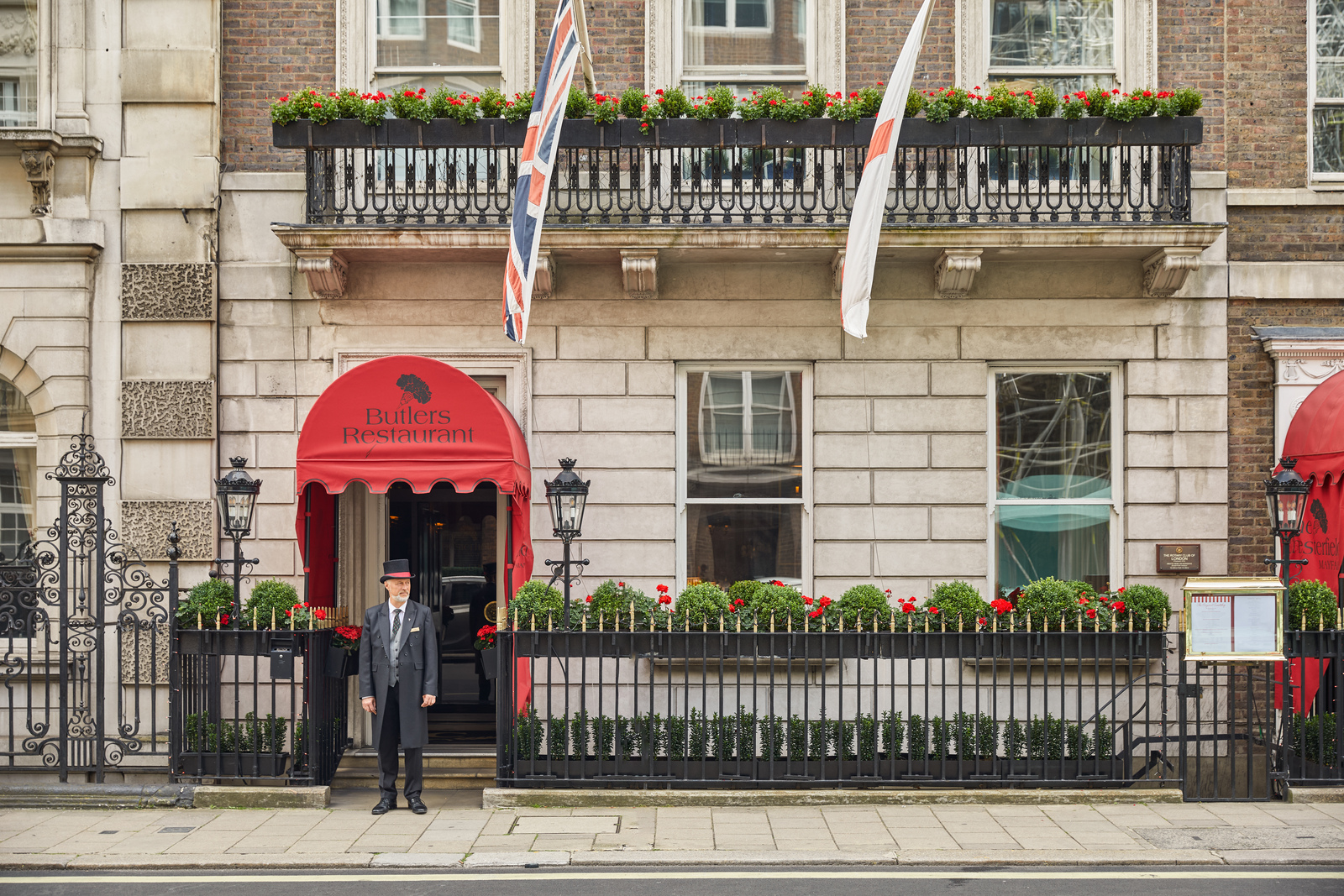 Charles Suite - f3rzgiwlt4p.jpg