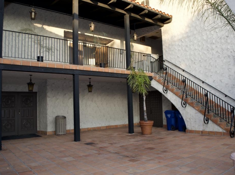 Outdoor auditorium at Ashkenaz Center, featuring staircase, ideal for events and gatherings.