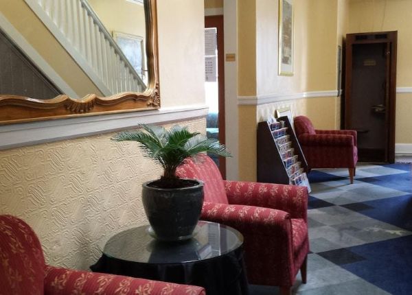 Welcoming El Capitan Hotel lobby with comfortable seating for networking events.