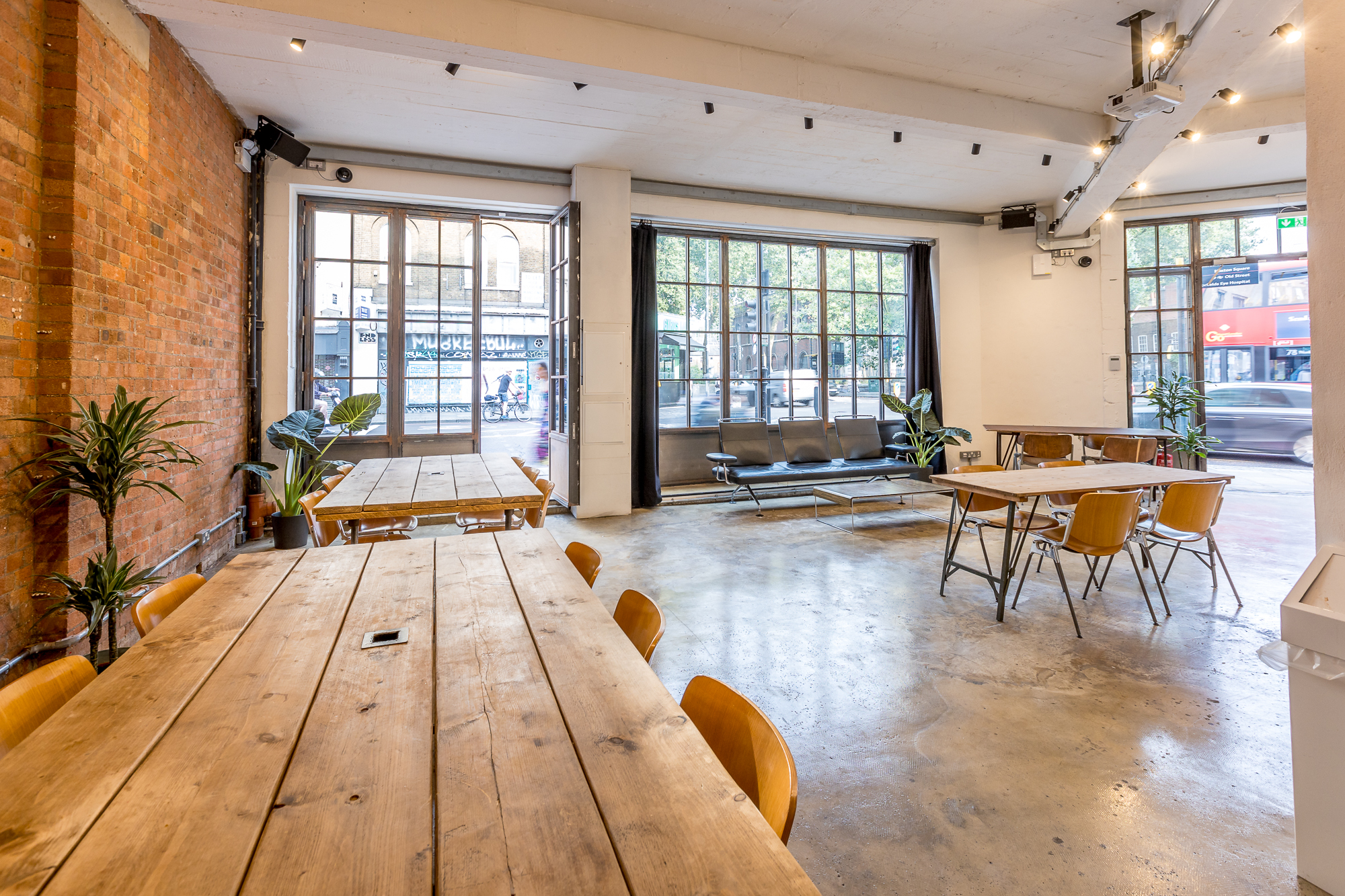 Annex - yqsxivchnoi.JPG