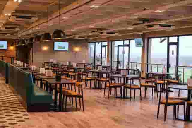 1875 Lounge