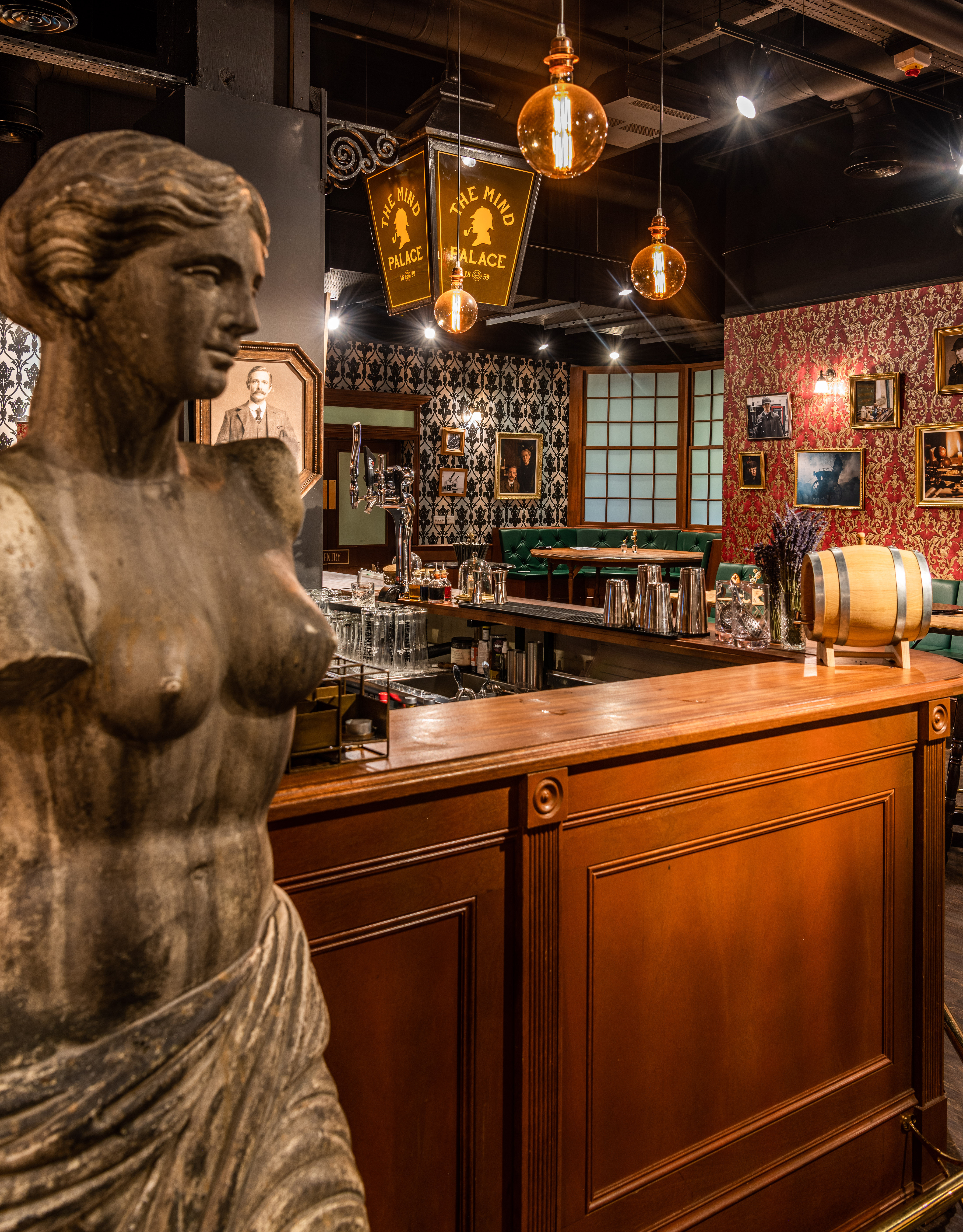 Stylish Mind Palace venue with elegant bar, perfect for cocktail receptions and gatherings.