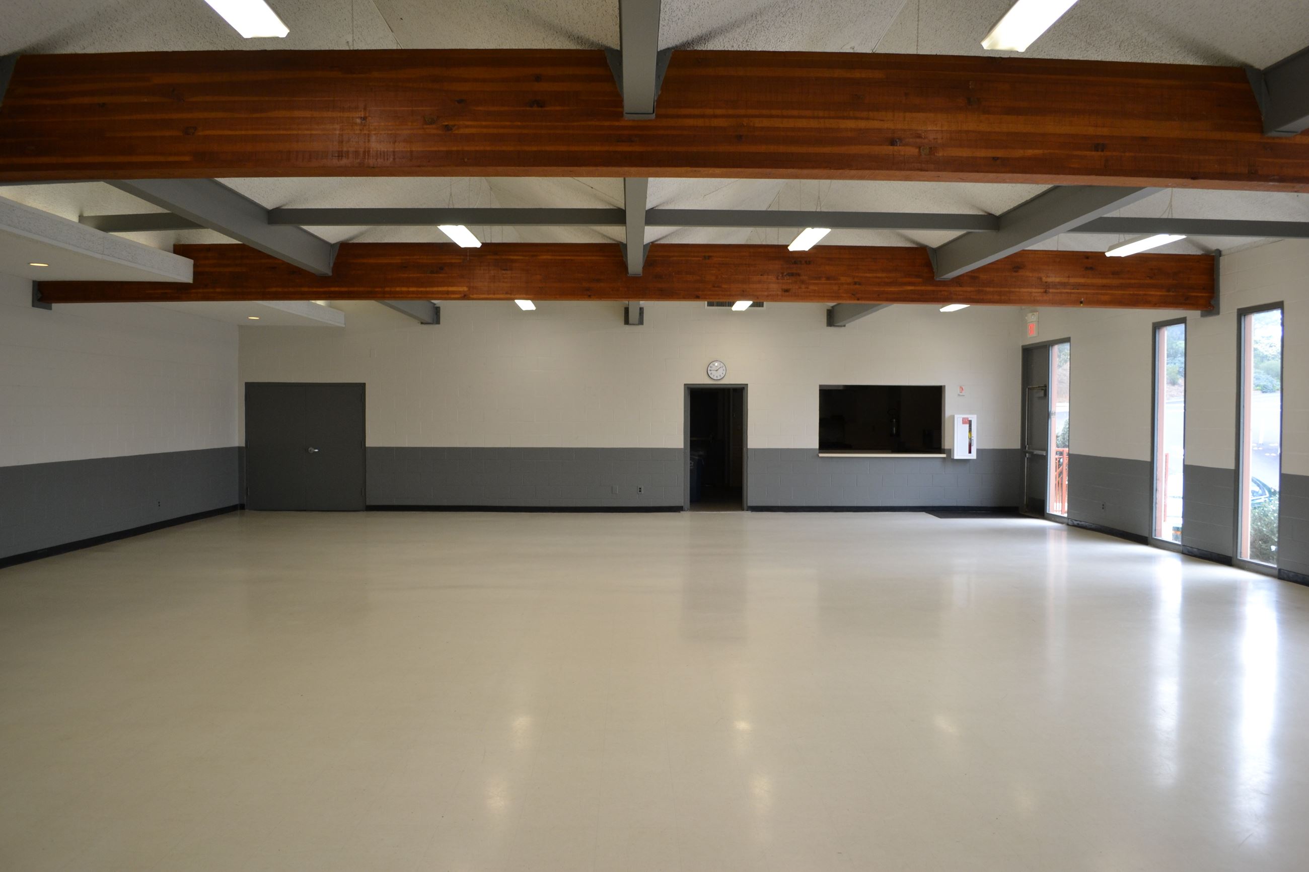 Merced Room at Daly City Hall: spacious event space with high ceilings for meetings and gatherings.