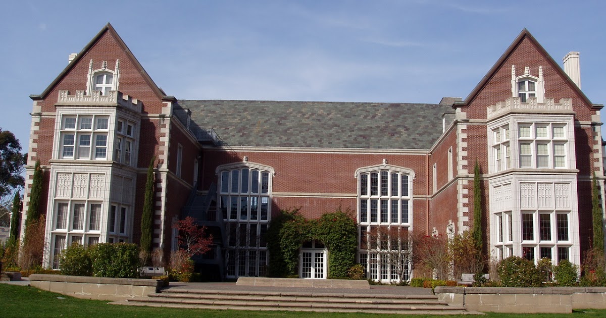 Terrace in Kohl Mansion: elegant venue with large windows for corporate retreats and weddings.