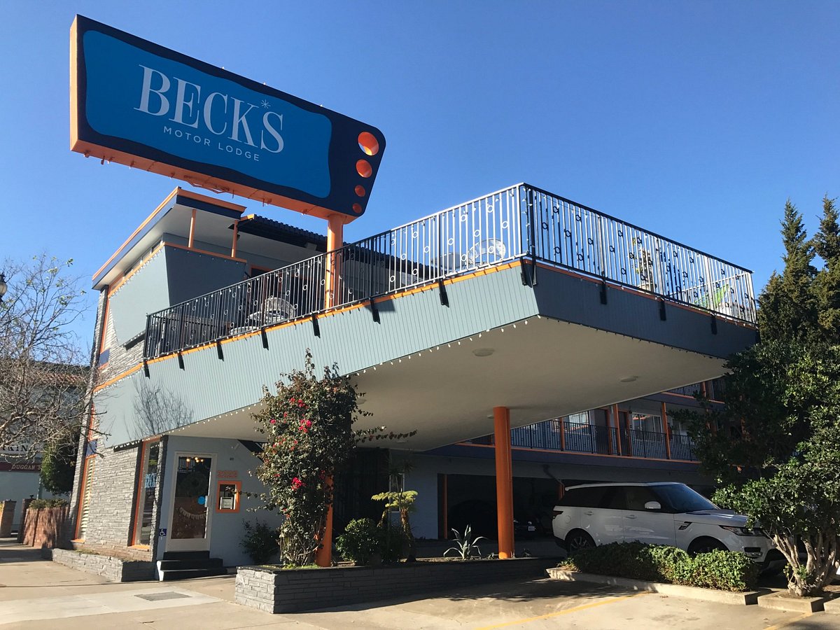 Charming Beck's Motor Lodge exterior, perfect for casual meetings and events.