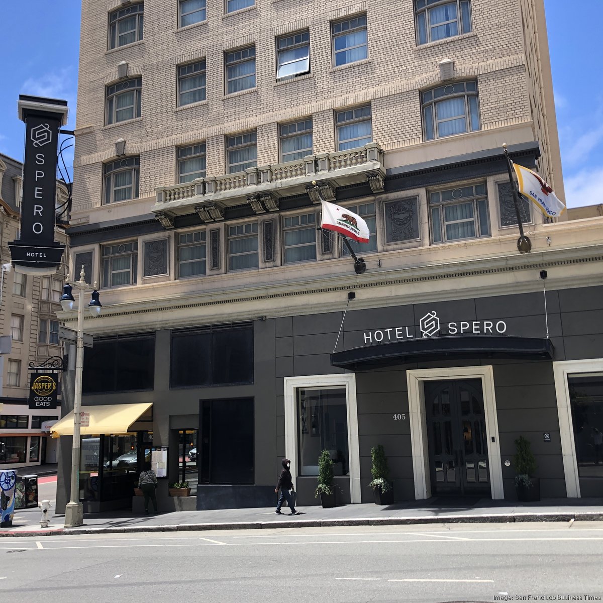 Hotel Spero exterior with modern facade, perfect for corporate events and meetings.