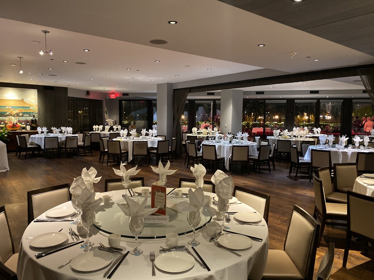 Harborview Restaurant & Bar - image 1