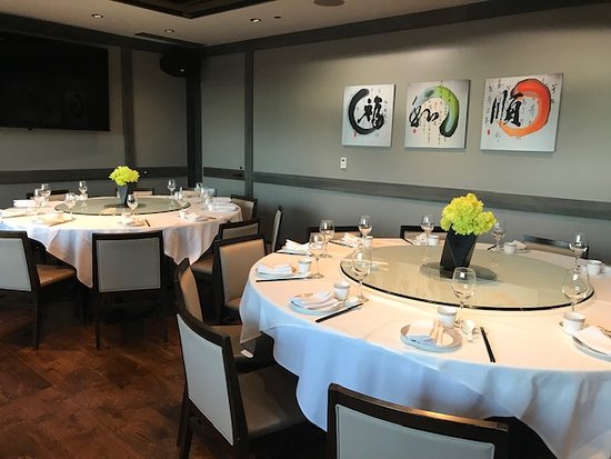 Hong Kong Room at Harborview Restaurant, elegant dining for corporate events and gatherings.