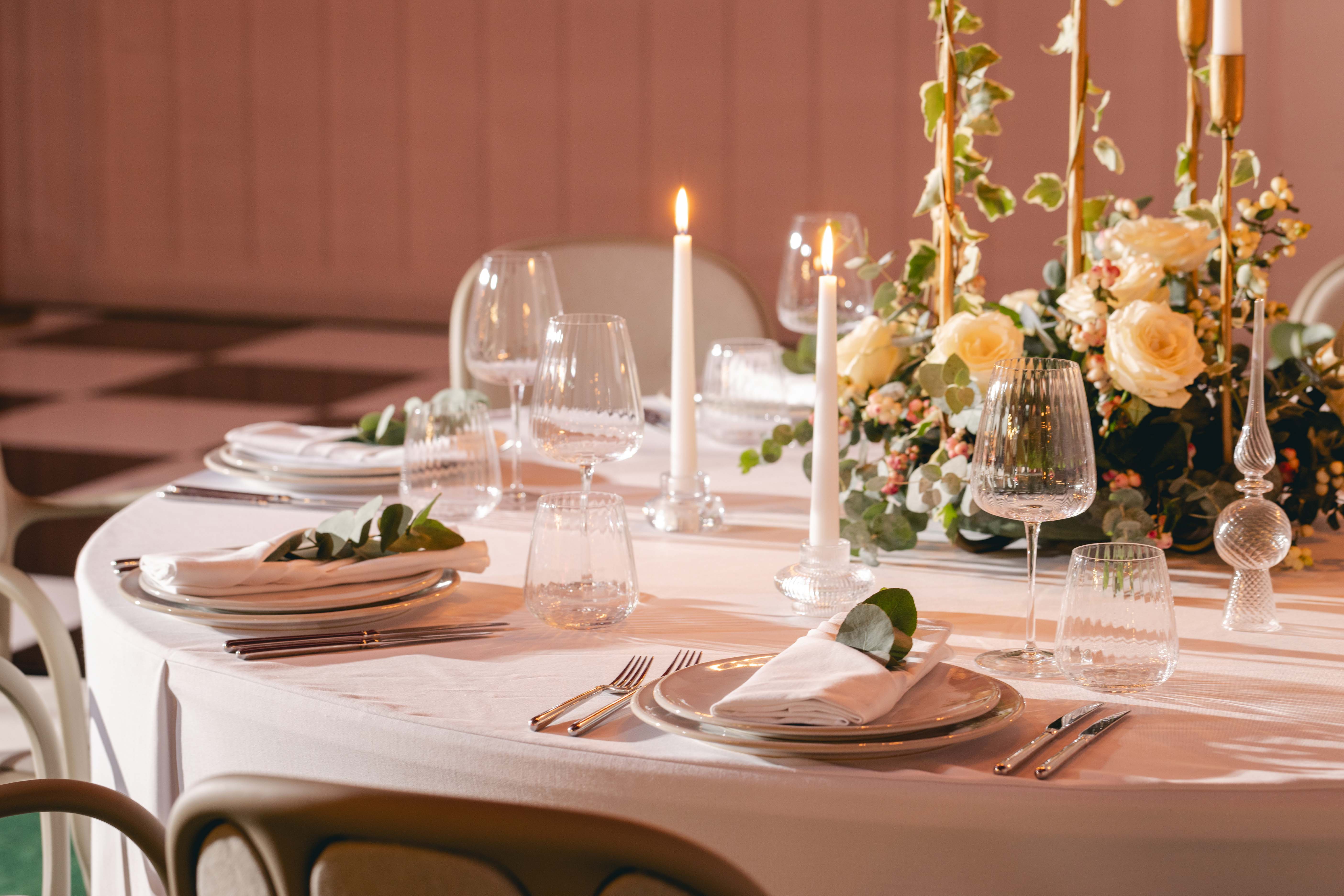 Elegant dining table in Creative Room 1, perfect for weddings and upscale events.