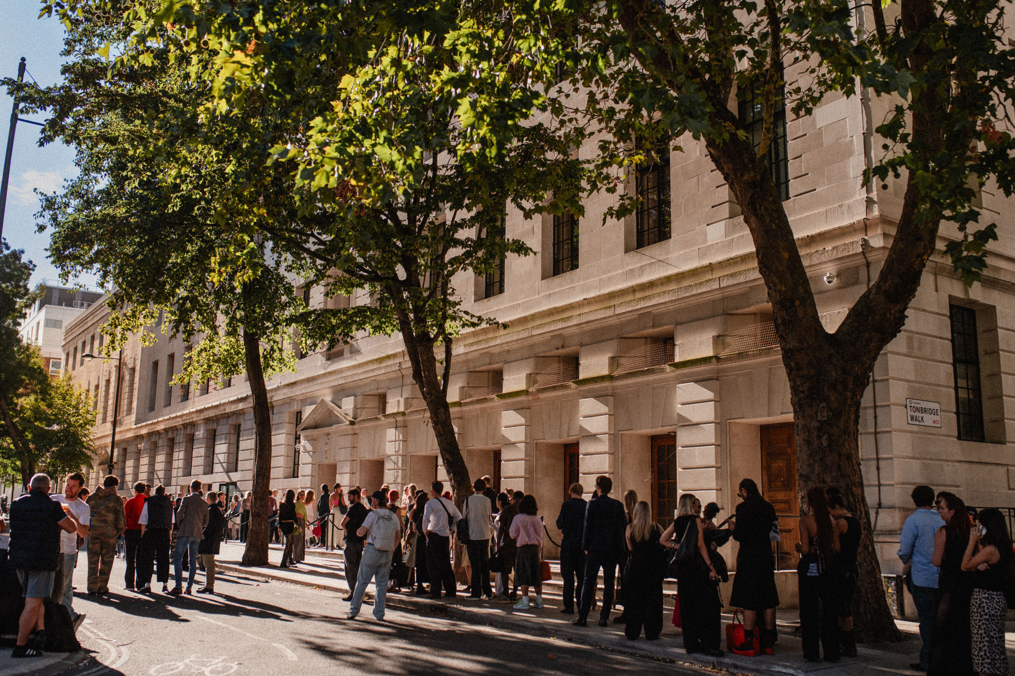 Town Hall queue management, outdoor event, queue solution