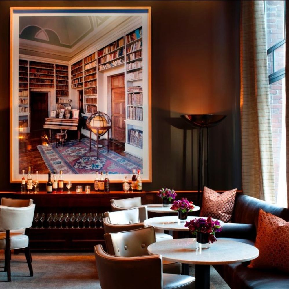 Sophisticated bar at Quince Restaurant, ideal for networking events and intimate meetings.