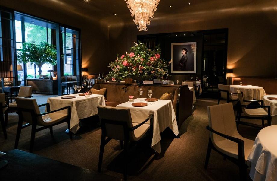 Elegant bar at Quince Restaurant, ideal for upscale events and intimate gatherings.