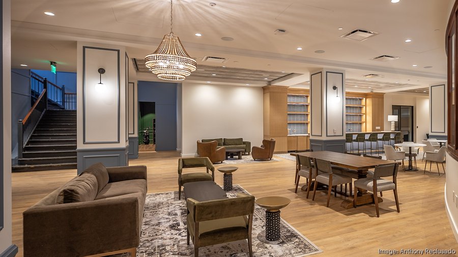 Spacious Spec Suite in Rotunda Building, ideal for networking and meetings.