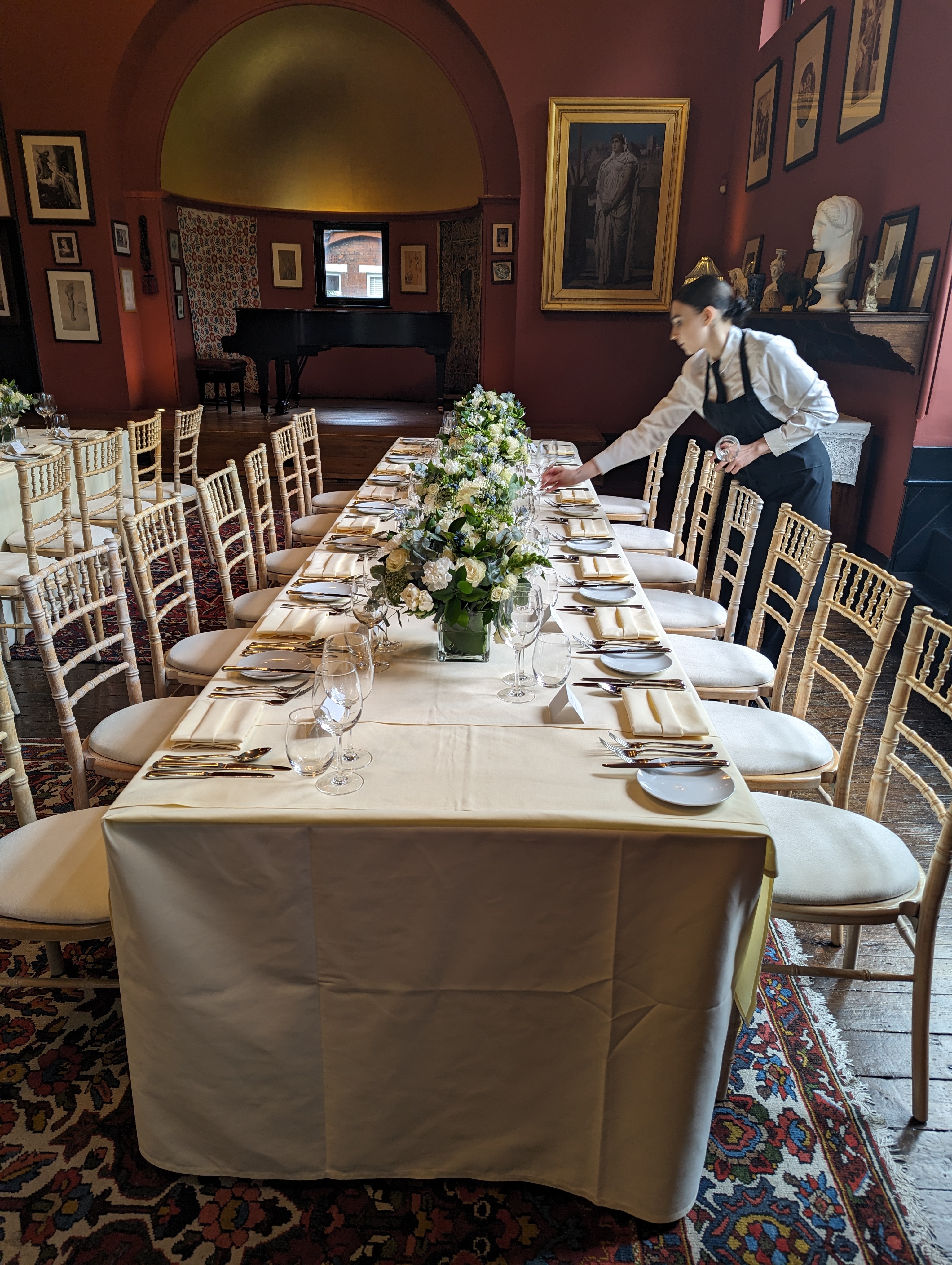 Christmas Party Space - 034xlzvb5wo.jpg