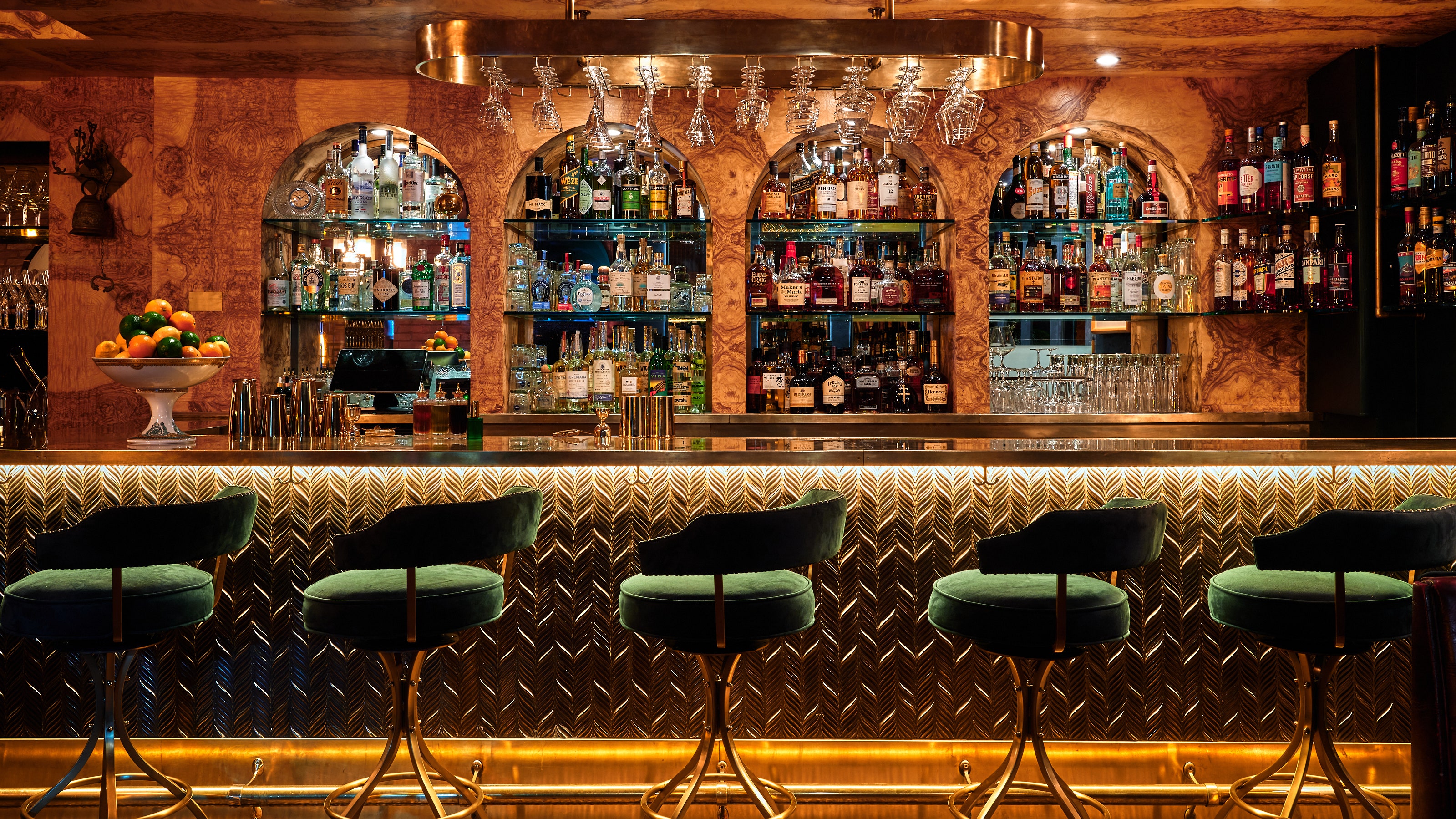 Stylish bar setup in Evolve Project LA for networking events and cocktail receptions.