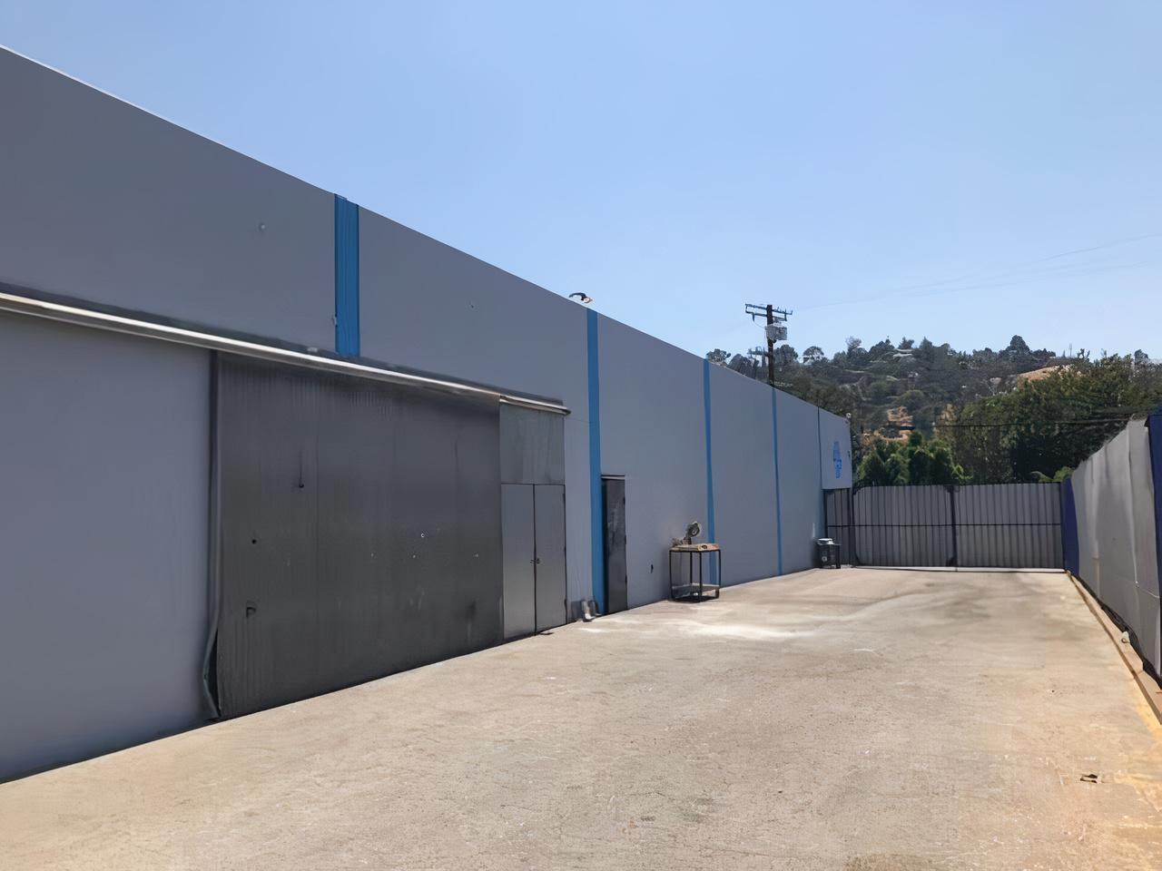 Spacious outdoor lounge area in Evolve Project LA, perfect for event logistics and setup.