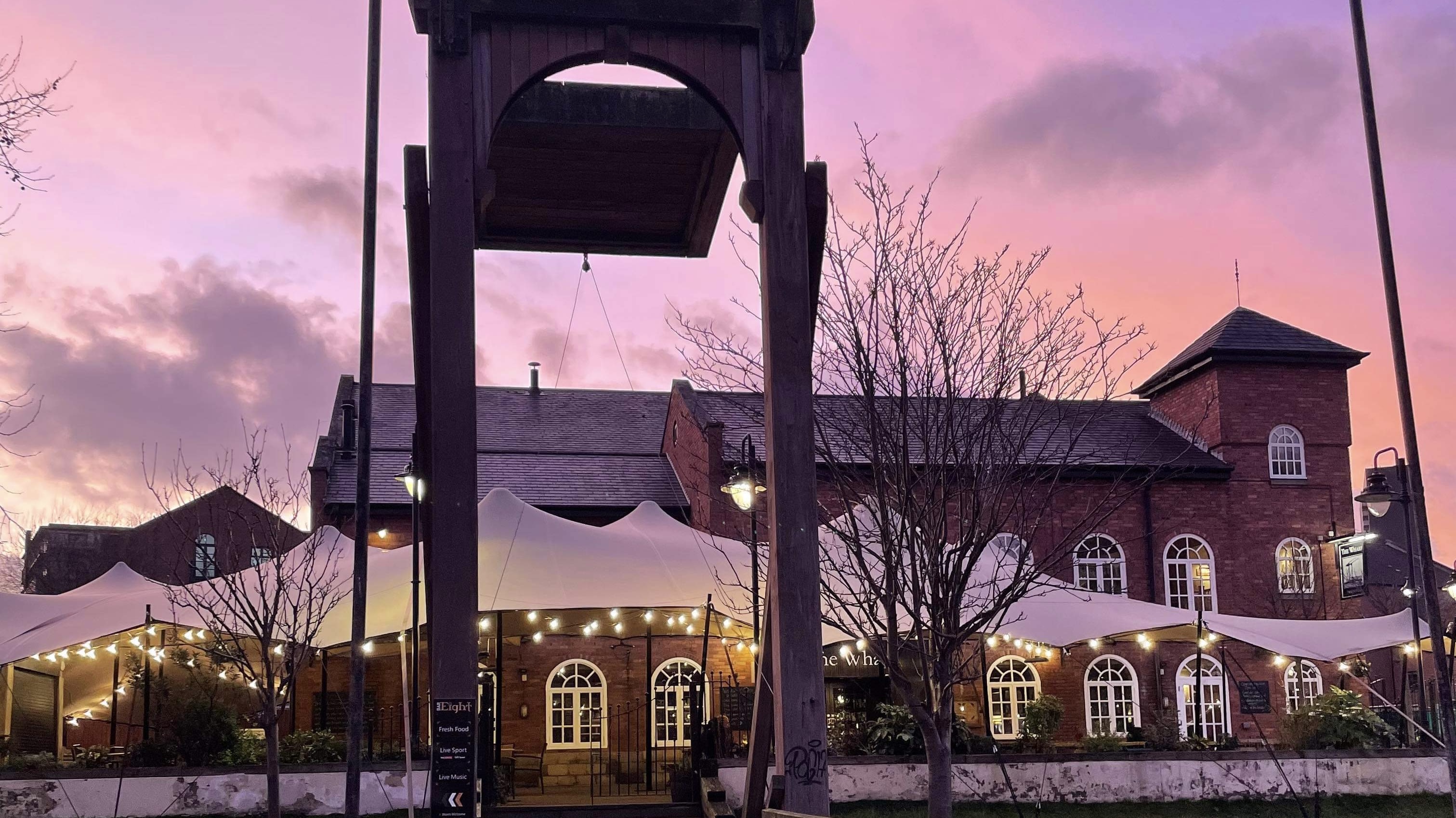 Outdoor Terrace & Bar - ccadd76c-e775-4572-8d07-1f53a2eabaee.jpg