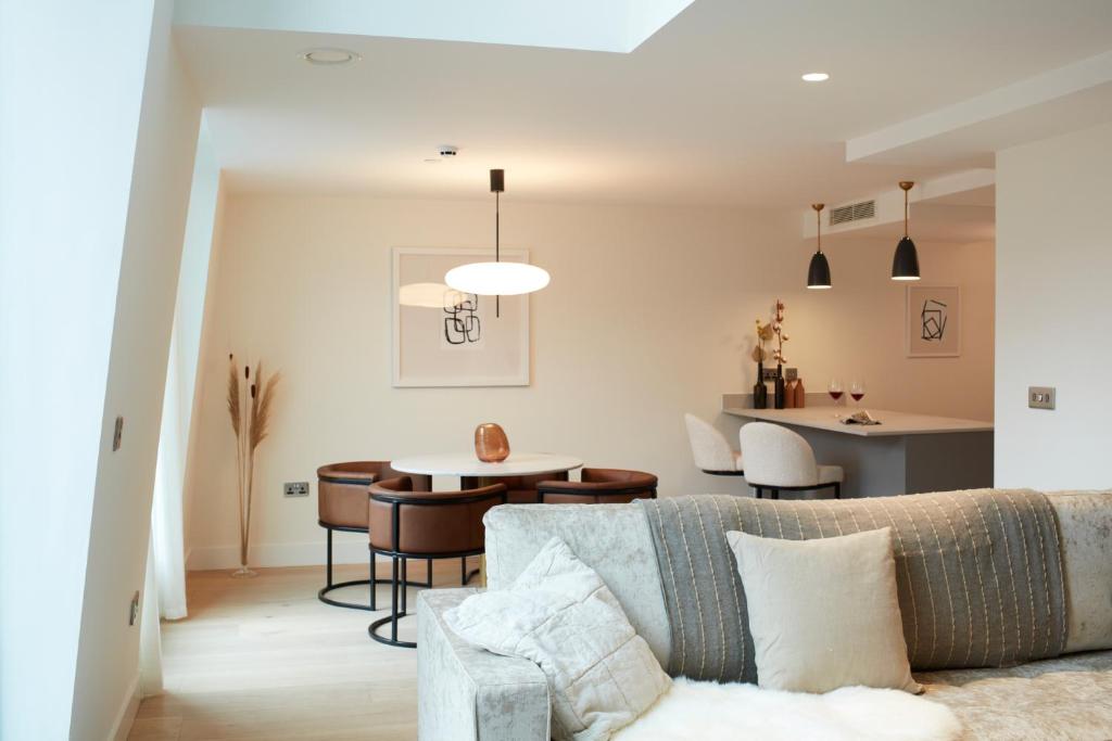 Modern meeting room in LEVEN Hotel Manchester, ideal for professional gatherings and networking.