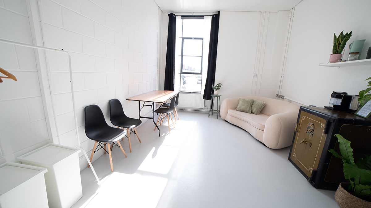 Bijou Room - et2k0mg2nuj.png