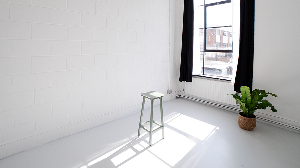 Bijou Room in Klatch Studio, minimalist event space with natural light, perfect for workshops.