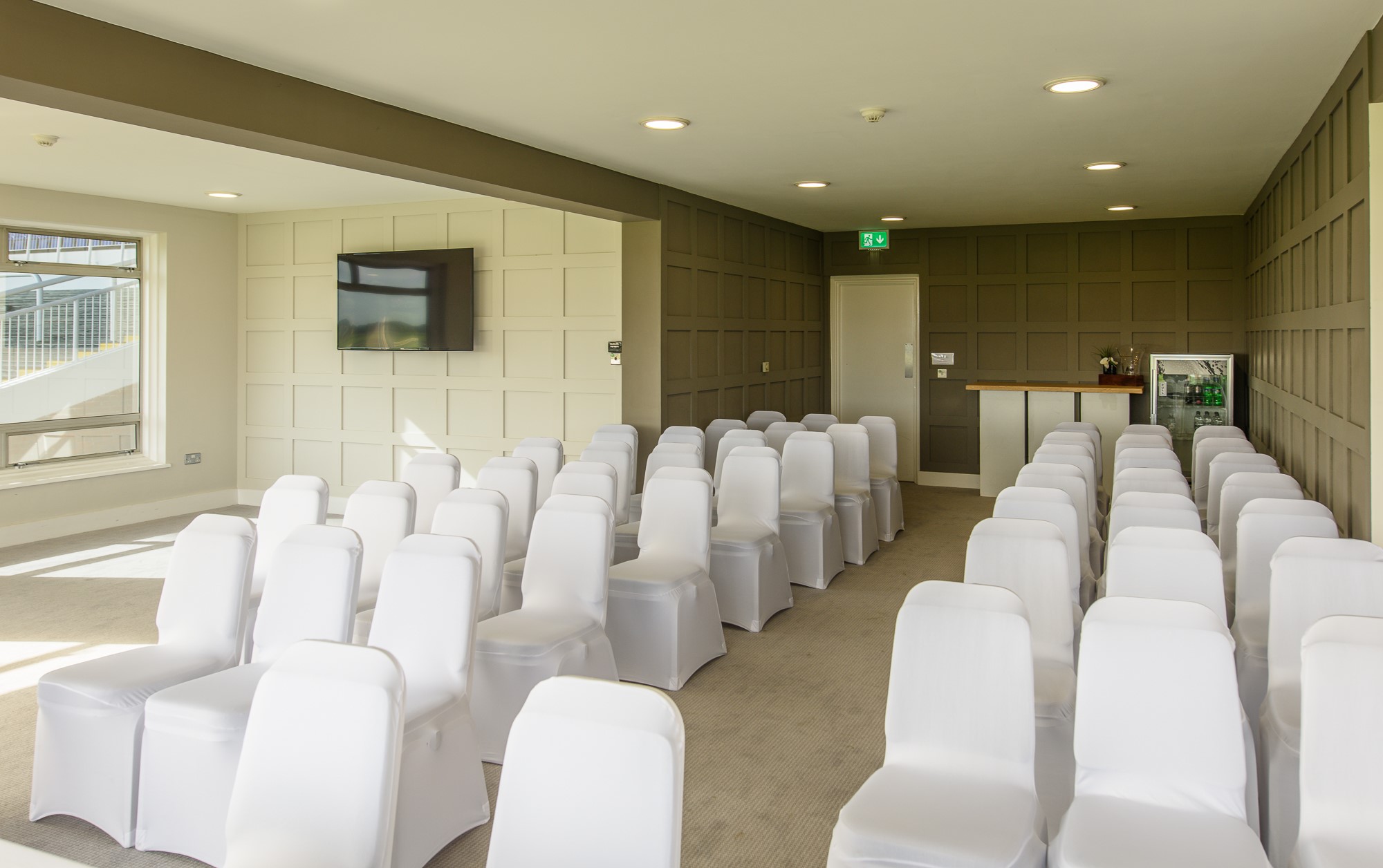 The Royal Box - vvzvqitvolh.jpg