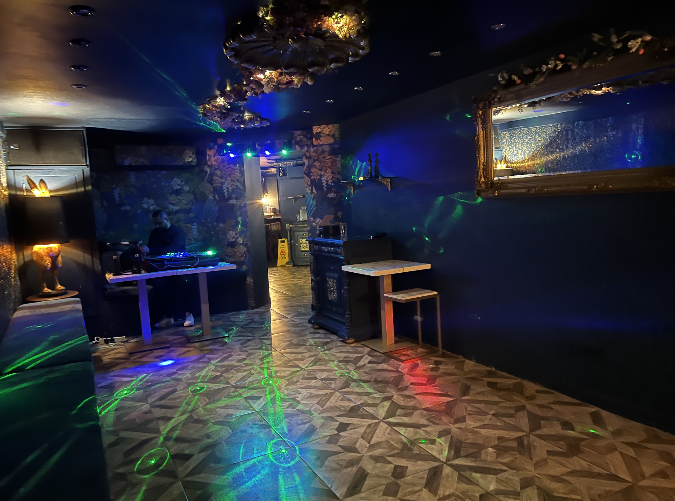 Bar Room  - eqfnxfvdyrt.png