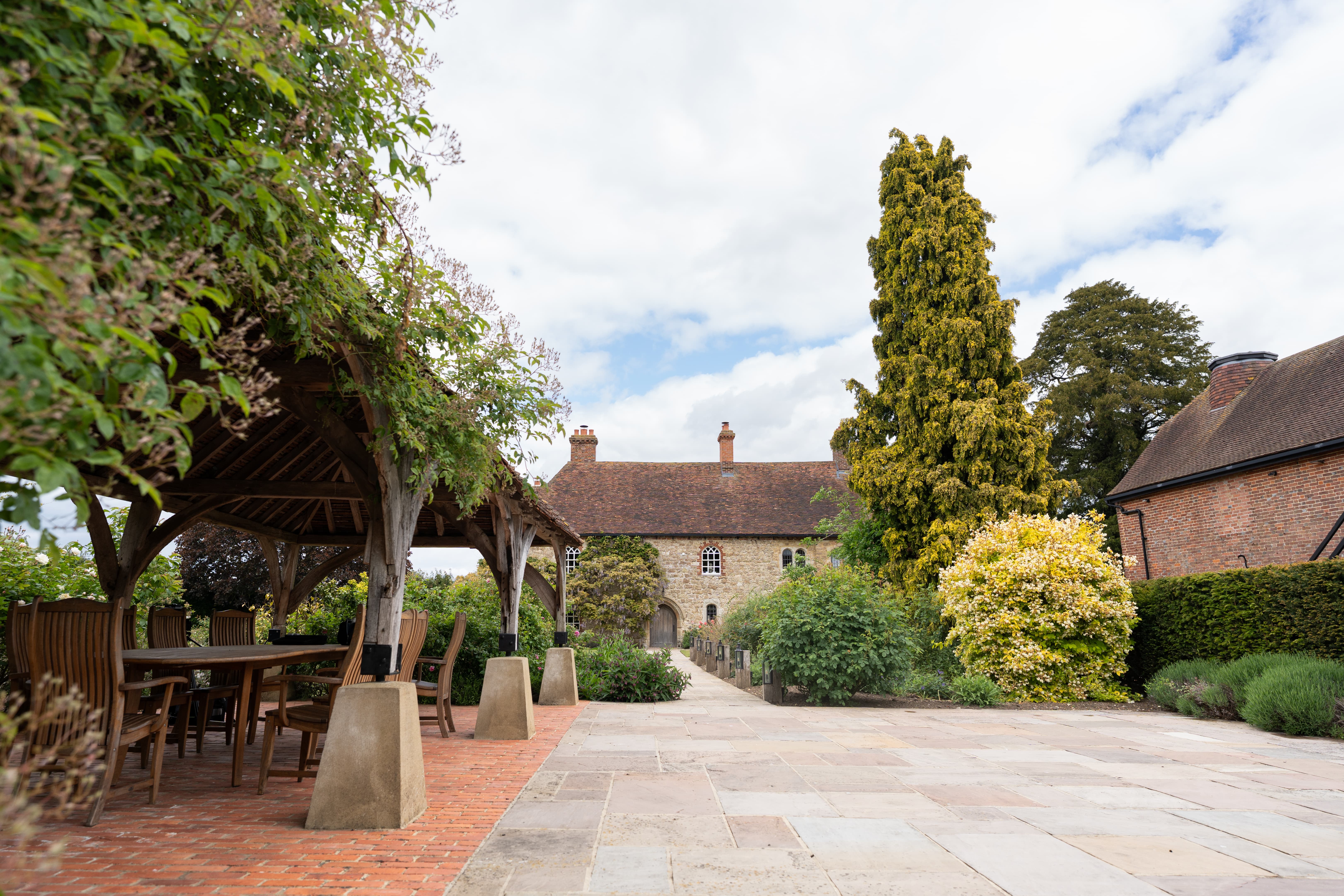Battel Hall at Leeds Castle: Covered garden venue for intimate networking events and luncheons.